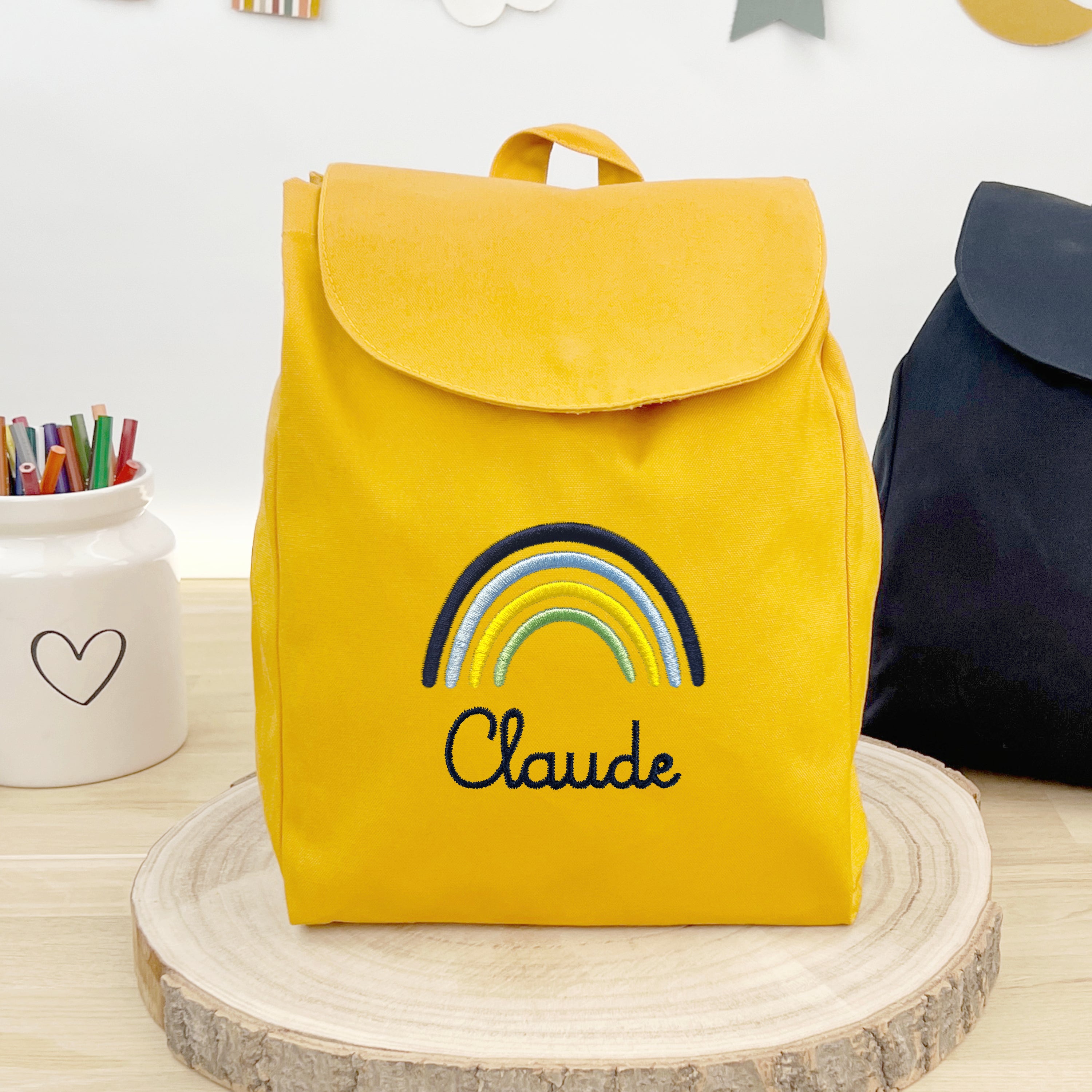 Bio Kinderrucksack mit Namen und Regenbogen - Senf/Navy