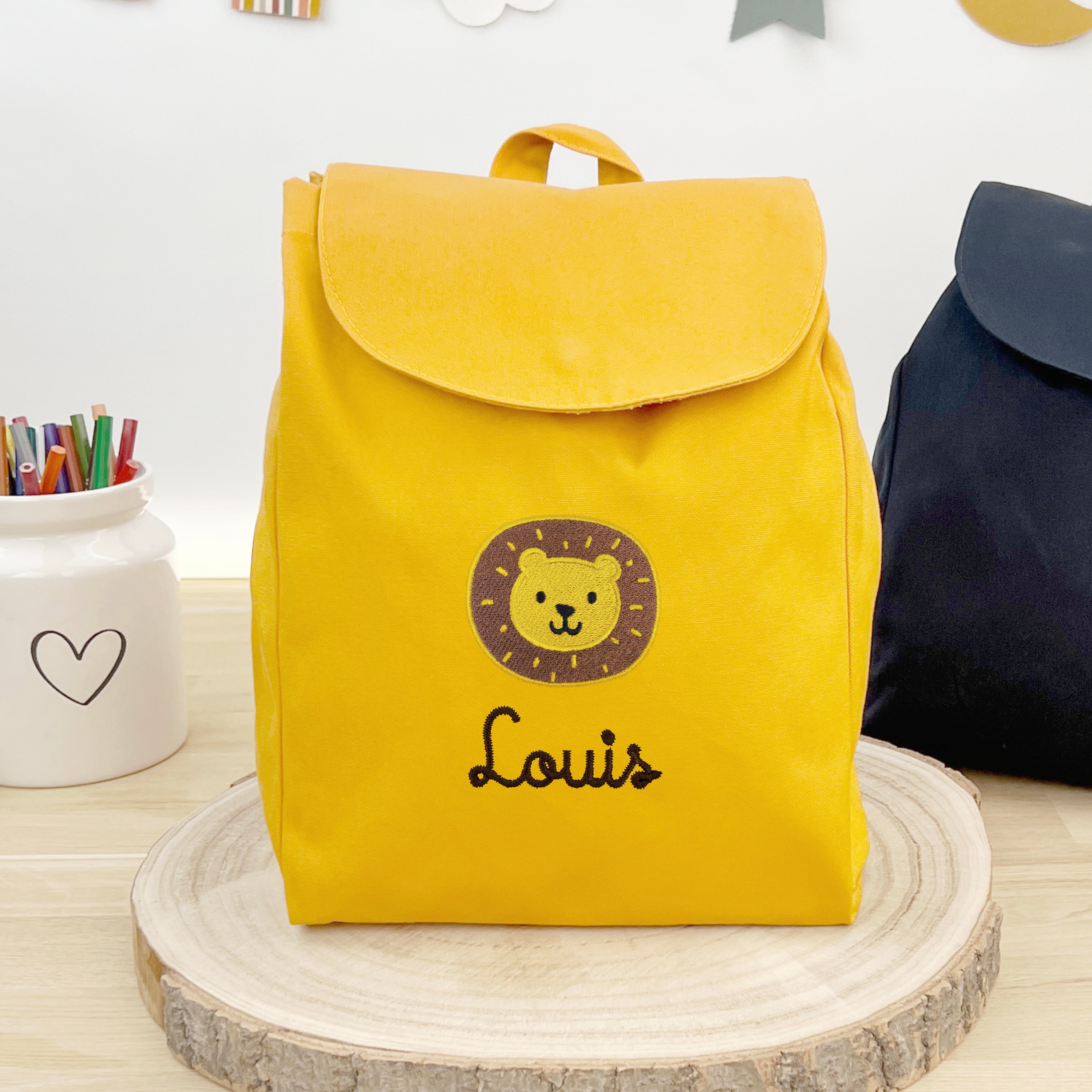 Bio Kinderrucksack mit Namen und Löwe - Senf/Braun