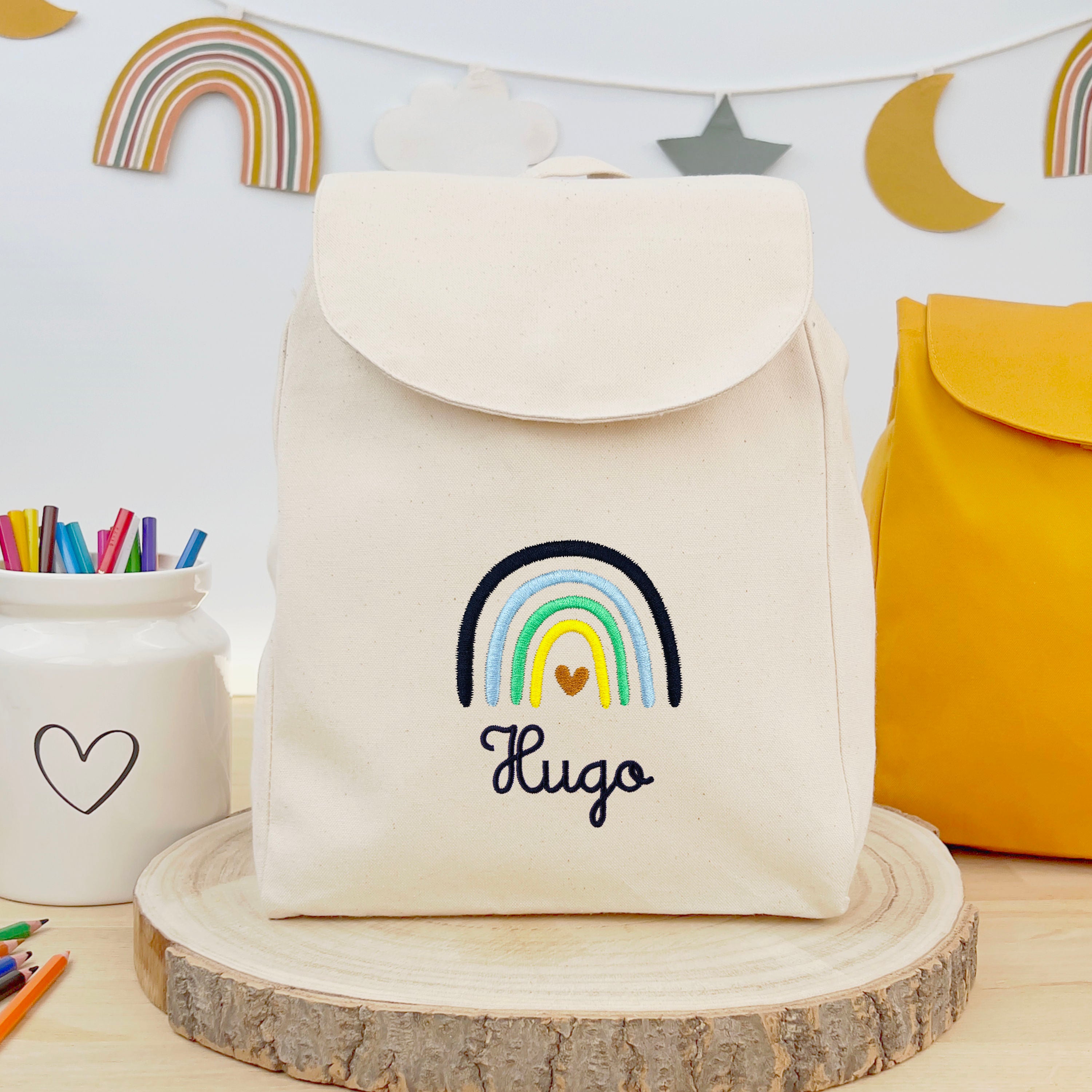 Bio-Kinderrucksack mit Namen und Regenbogen - Natur/Navy