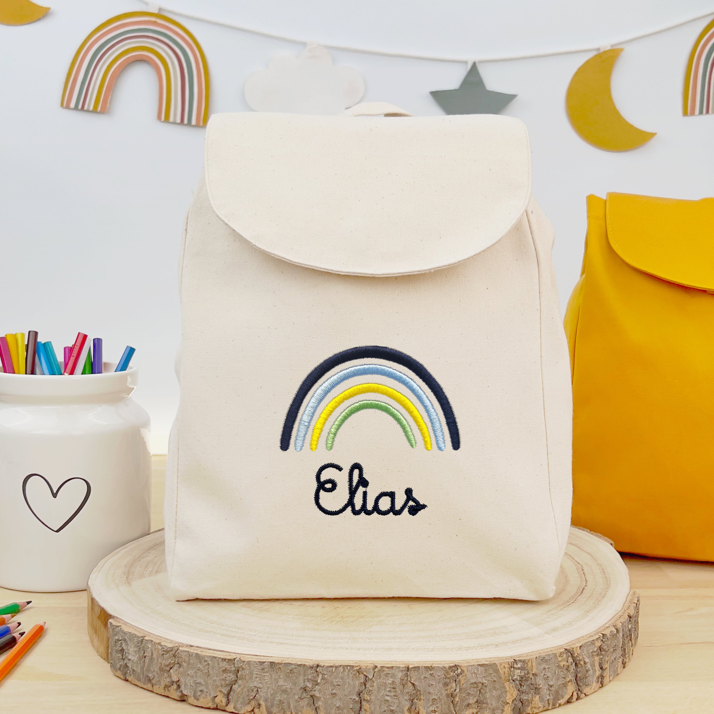 Bio-Kinderrucksack mit Namen und Regenbogen - Natur/Navy