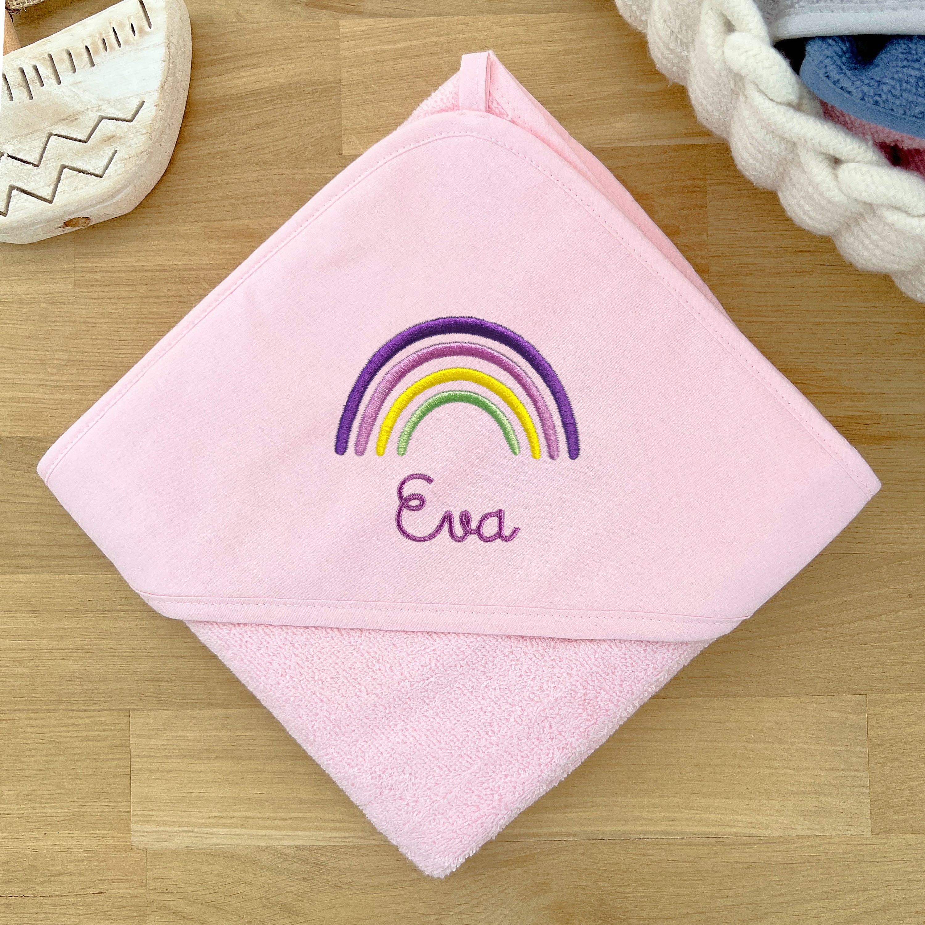 Kinder/Baby-Kapuzenhandtuch mit Namen - Rosa / Regenbogen